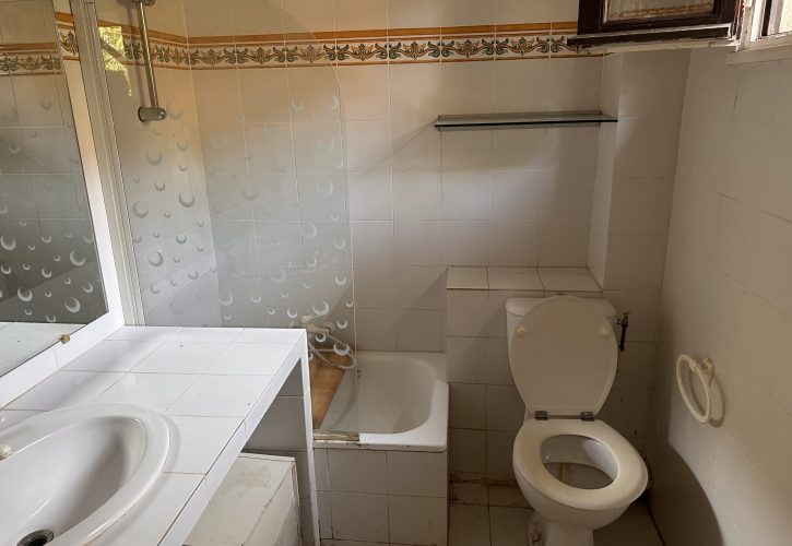 Salle de bain nettoyée après intervention à Marseille - Solution Diogène